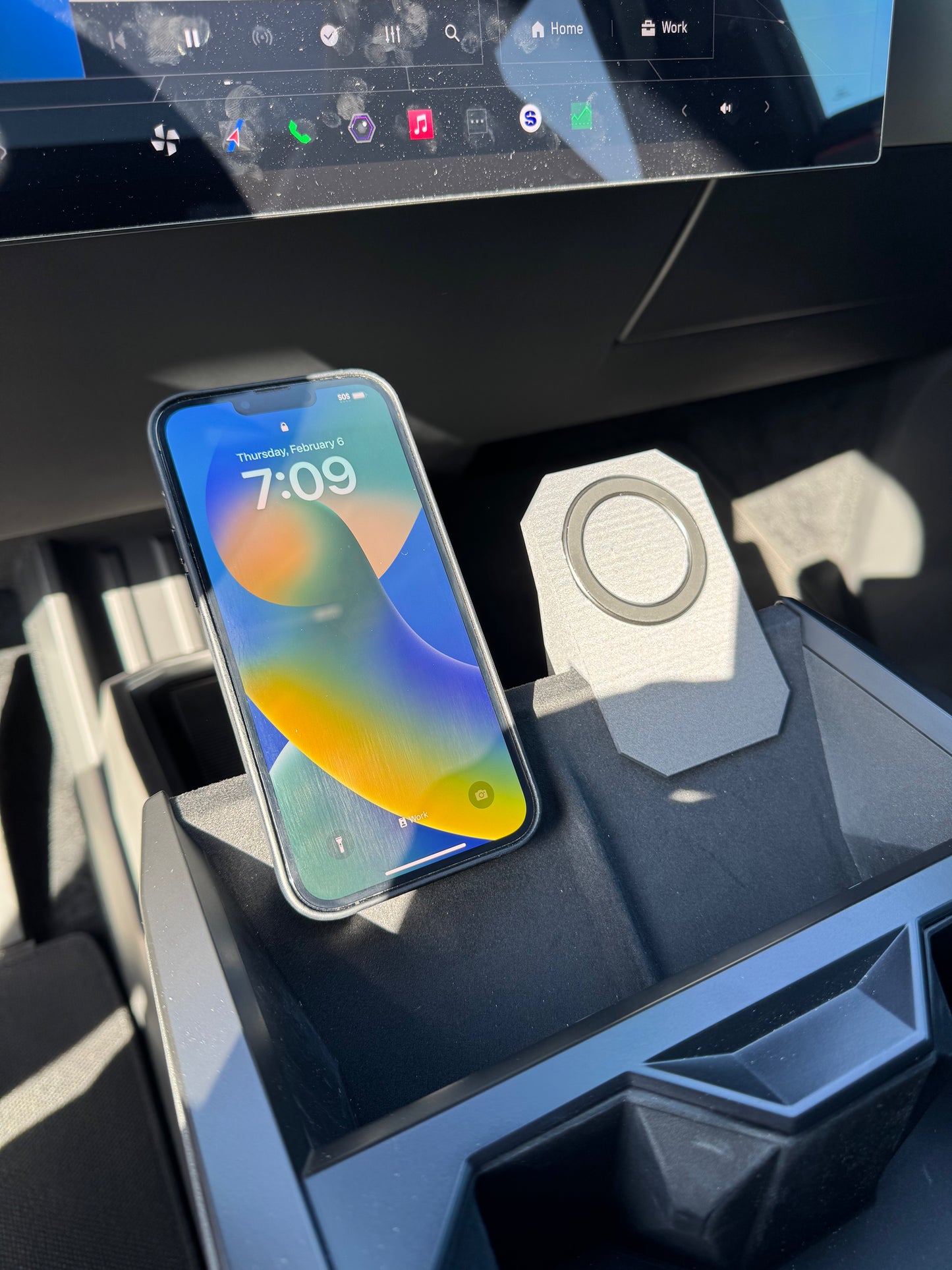 Tesla Cybertruck phone holder with MagSafe ring